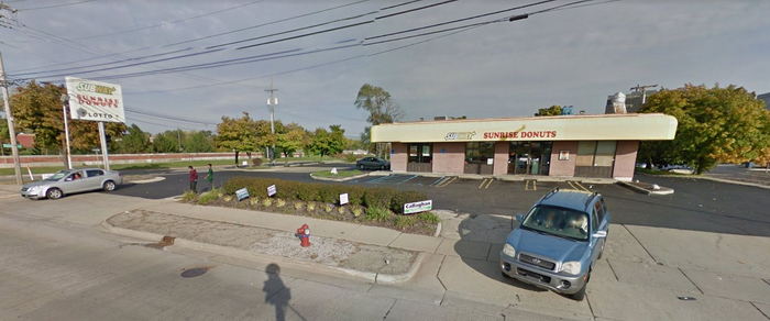 Dawn Donuts - 26760 Lahser Rd -  Southfield Mi 48033 (newer photo)